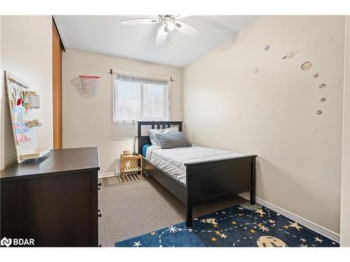 3-15 Meadow Lane, Barrie, ON - Indoor Photo Showing Bedroom