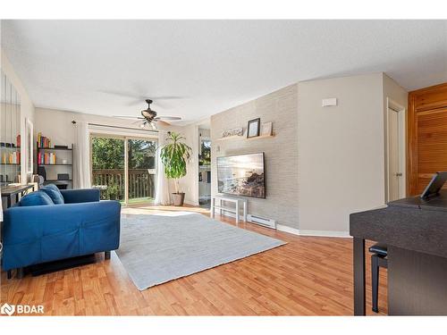 3-15 Meadow Lane, Barrie, ON - Indoor Photo Showing Living Room