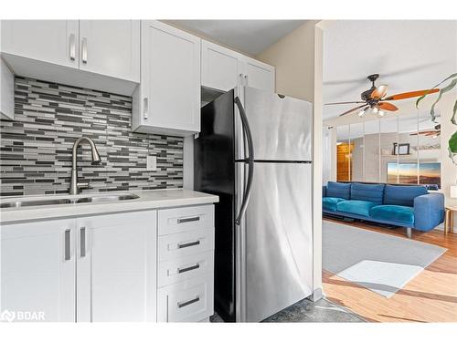 3-15 Meadow Lane, Barrie, ON - Indoor Photo Showing Kitchen With Stainless Steel Kitchen With Upgraded Kitchen