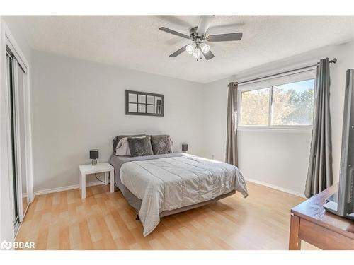 605 Big Bay Point Road, Barrie, ON - Indoor Photo Showing Bedroom