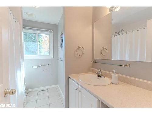 605 Big Bay Point Road, Barrie, ON - Indoor Photo Showing Bathroom