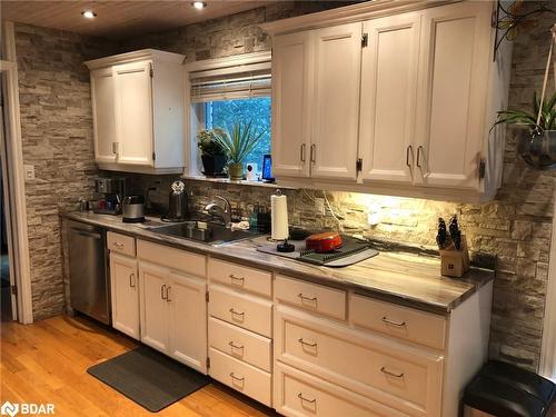 2-1711 South Porcupine Avenue, Innisfil, ON - Indoor Photo Showing Kitchen With Double Sink