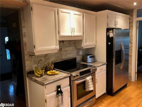 2-1711 South Porcupine Avenue, Innisfil, ON - Indoor Photo Showing Kitchen