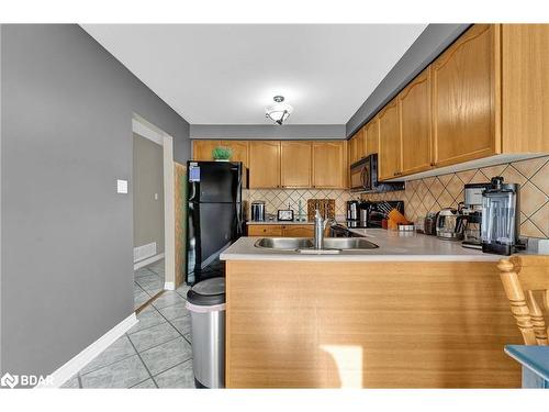 109 Athabaska Road, Barrie, ON - Indoor Photo Showing Kitchen With Double Sink