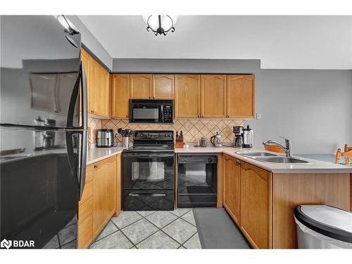 109 Athabaska Road, Barrie, ON - Indoor Photo Showing Kitchen With Double Sink