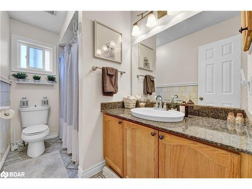 109 Athabaska Road, Barrie, ON - Indoor Photo Showing Bathroom