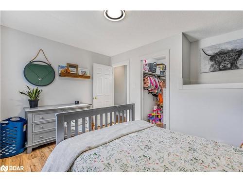 934 Corner Avenue, Innisfil, ON - Indoor Photo Showing Bedroom