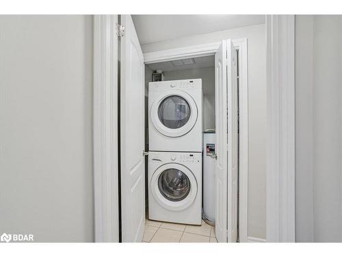 308-39 Ferndale Drive S, Barrie, ON - Indoor Photo Showing Laundry Room