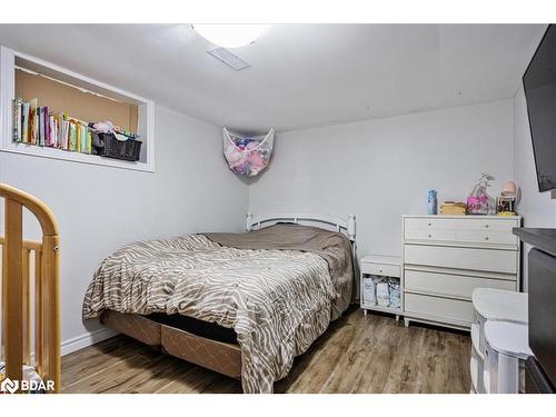 39 Laurie Crescent, Barrie, ON - Indoor Photo Showing Bedroom