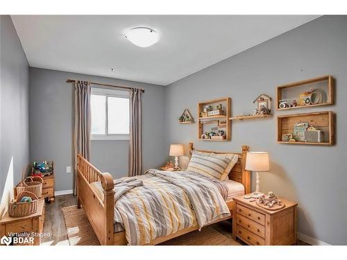 39 Laurie Crescent, Barrie, ON - Indoor Photo Showing Bedroom