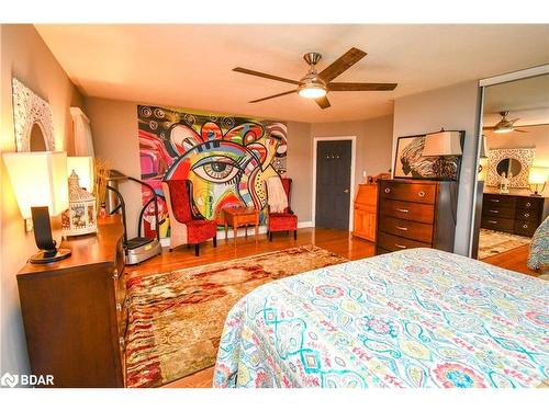 17 Highland Drive, Oro-Medonte, ON - Indoor Photo Showing Bedroom