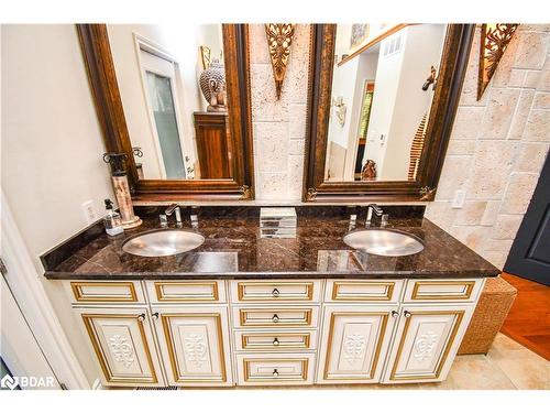 17 Highland Drive, Oro-Medonte, ON - Indoor Photo Showing Bathroom