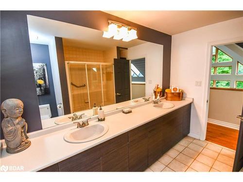 17 Highland Drive, Oro-Medonte, ON - Indoor Photo Showing Bathroom