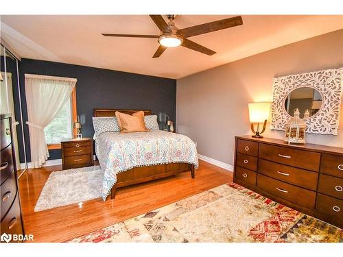 17 Highland Drive, Oro-Medonte, ON - Indoor Photo Showing Bedroom