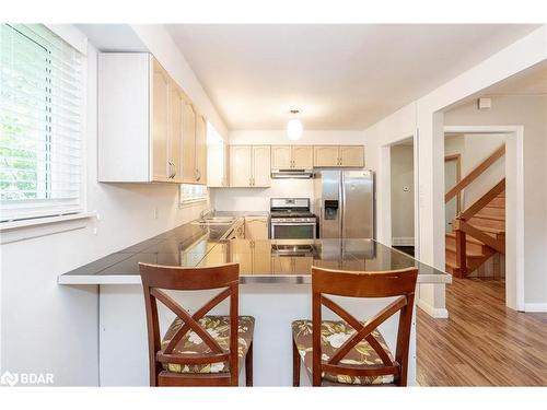 2900 Lakeshore Road E, Oro-Medonte, ON - Indoor Photo Showing Kitchen