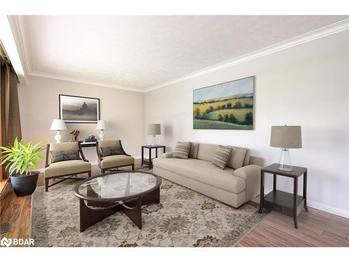 2900 Lakeshore Road E, Oro-Medonte, ON - Indoor Photo Showing Living Room