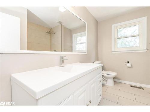 2900 Lakeshore Road E, Oro-Medonte, ON - Indoor Photo Showing Bathroom