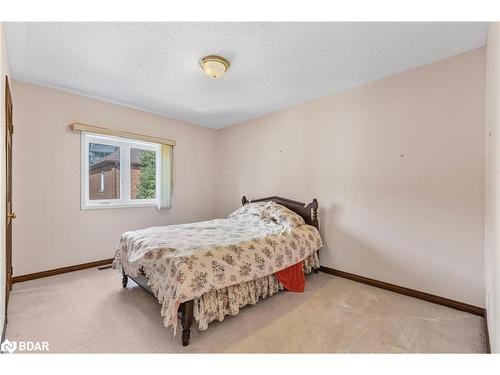 36 Kempenfelt Drive, Barrie, ON - Indoor Photo Showing Bedroom