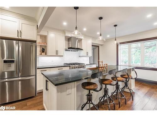 5395 Line 8 N, Oro-Medonte, ON - Indoor Photo Showing Kitchen With Upgraded Kitchen