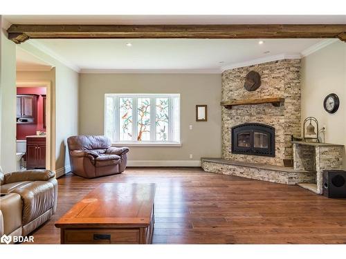 5395 Line 8 N, Oro-Medonte, ON - Indoor Photo Showing Living Room With Fireplace