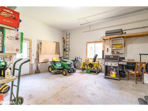 5395 Line 8 N, Oro-Medonte, ON - Indoor Photo Showing Garage