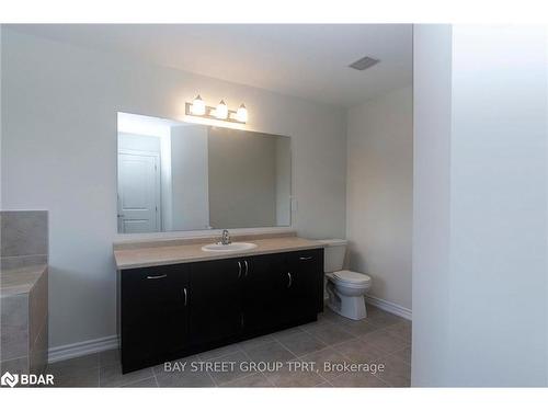 210 Beechwood Forest Lane, Gravenhurst, ON - Indoor Photo Showing Bathroom