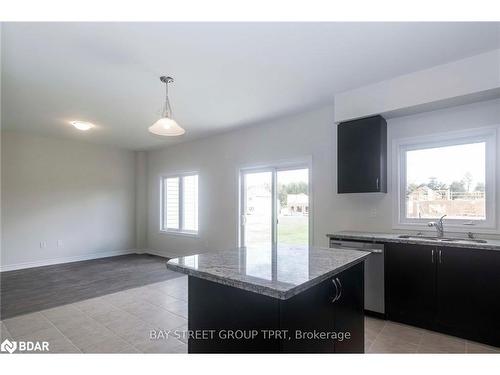 210 Beechwood Forest Lane, Gravenhurst, ON - Indoor Photo Showing Kitchen