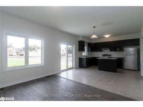 210 Beechwood Forest Lane, Gravenhurst, ON - Indoor Photo Showing Kitchen