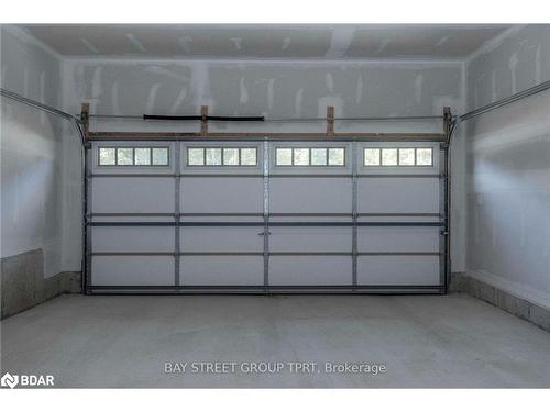 210 Beechwood Forest Lane, Gravenhurst, ON - Indoor Photo Showing Garage