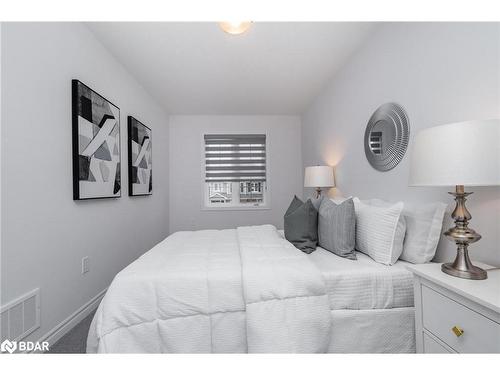 25 Elsegood Drive, Guelph, ON - Indoor Photo Showing Bedroom