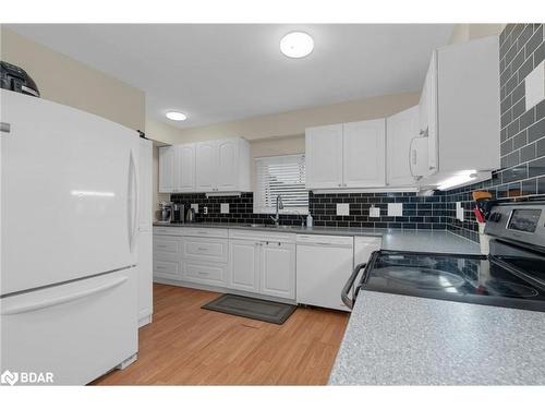 758 Yonge Street, Midland, ON - Indoor Photo Showing Kitchen