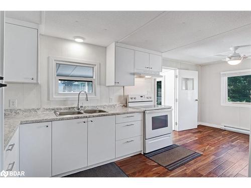 59 Hawthorne Drive, Innisfil, ON - Indoor Photo Showing Kitchen With Double Sink