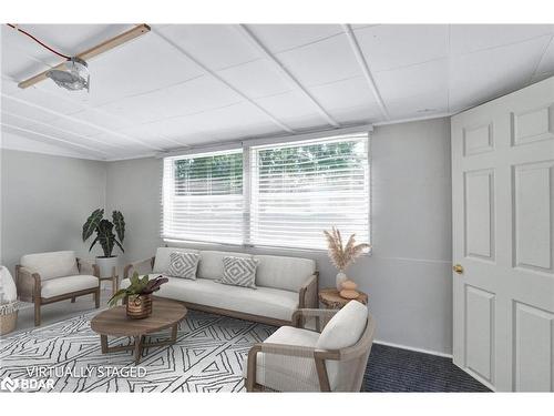 59 Hawthorne Drive, Innisfil, ON - Indoor Photo Showing Living Room