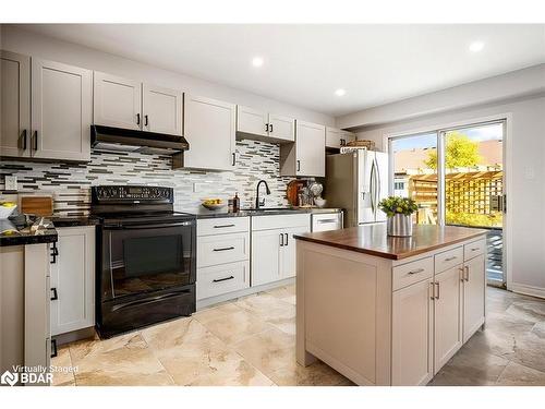 100 D'Ambrosio Drive, Barrie, ON - Indoor Photo Showing Kitchen