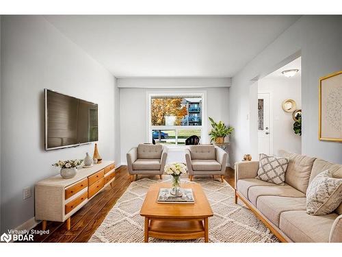 100 D'Ambrosio Drive, Barrie, ON - Indoor Photo Showing Living Room