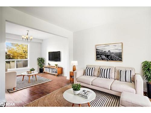 100 D'Ambrosio Drive, Barrie, ON - Indoor Photo Showing Living Room