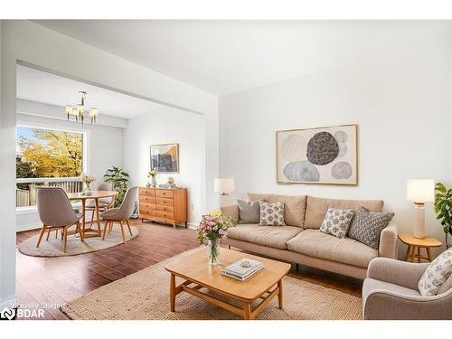 100 D'Ambrosio Drive, Barrie, ON - Indoor Photo Showing Living Room