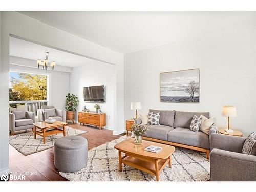 100 D'Ambrosio Drive, Barrie, ON - Indoor Photo Showing Living Room