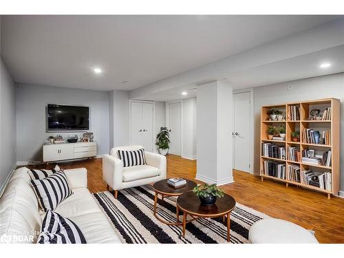 100 D'Ambrosio Drive, Barrie, ON - Indoor Photo Showing Living Room