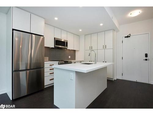 249-415 Sea Ray Avenue, Innisfil, ON - Indoor Photo Showing Kitchen With Stainless Steel Kitchen With Upgraded Kitchen