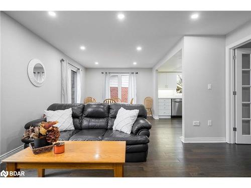 39 Centennial Heightst Crt Court, Meaford, ON - Indoor Photo Showing Living Room