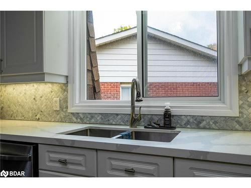 39 Centennial Heightst Crt Court, Meaford, ON - Indoor Photo Showing Kitchen With Double Sink