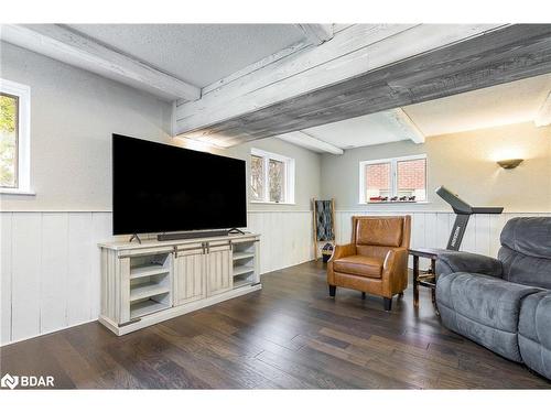 39 Centennial Heightst Crt Court, Meaford, ON - Indoor Photo Showing Living Room