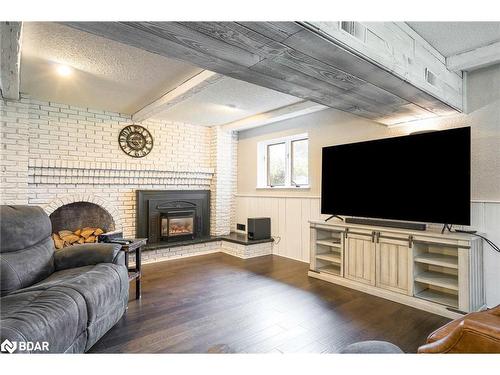 39 Centennial Heightst Crt Court, Meaford, ON - Indoor Photo Showing Living Room With Fireplace