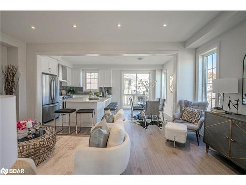 113 Sagewood Avenue, Barrie, ON - Indoor Photo Showing Living Room