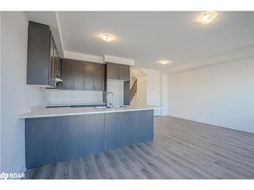 37 Sagewood Avenue, Barrie, ON - Indoor Photo Showing Kitchen