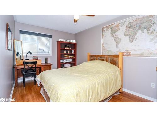 99 Leggott Avenue, Barrie, ON - Indoor Photo Showing Bedroom