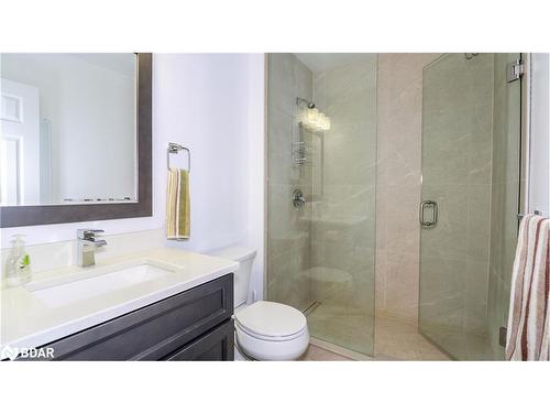 99 Leggott Avenue, Barrie, ON - Indoor Photo Showing Bathroom