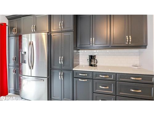 99 Leggott Avenue, Barrie, ON - Indoor Photo Showing Kitchen