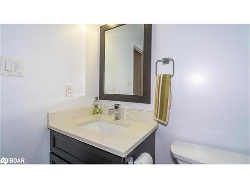 99 Leggott Avenue, Barrie, ON - Indoor Photo Showing Bathroom